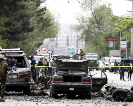 Кола-бомба уби най-малко 30 души в Афганистан
