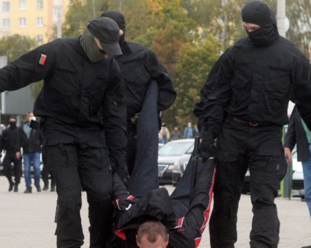 Протестите в Минск продължават! Десетки арестувани днес