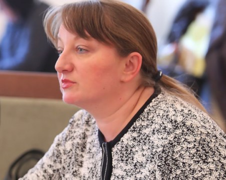 Сачева: На 21 декември ще започне отварянето на затворените бизнеси