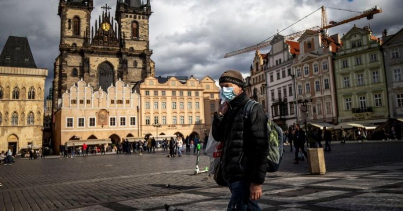 След локдауна: Чехия отваря заведения и магазини, започва масово антигенно тестване