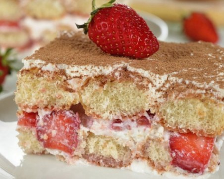 Освежаващ десерт готов за 10 минути: Тирамису с ягоди