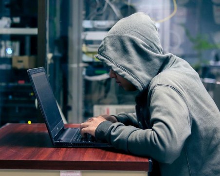 Внимавайте! Разпространяват се фалшиви имейли от Български пощи