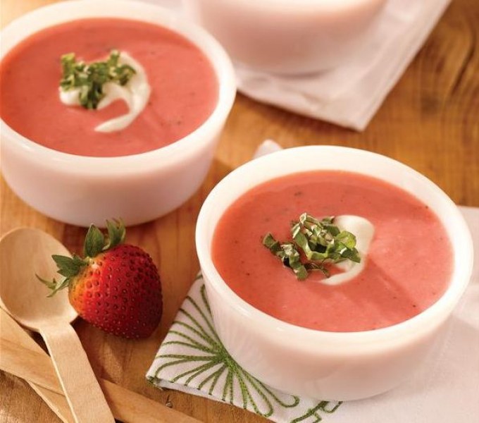 Как да приготвим студена ягодова супа