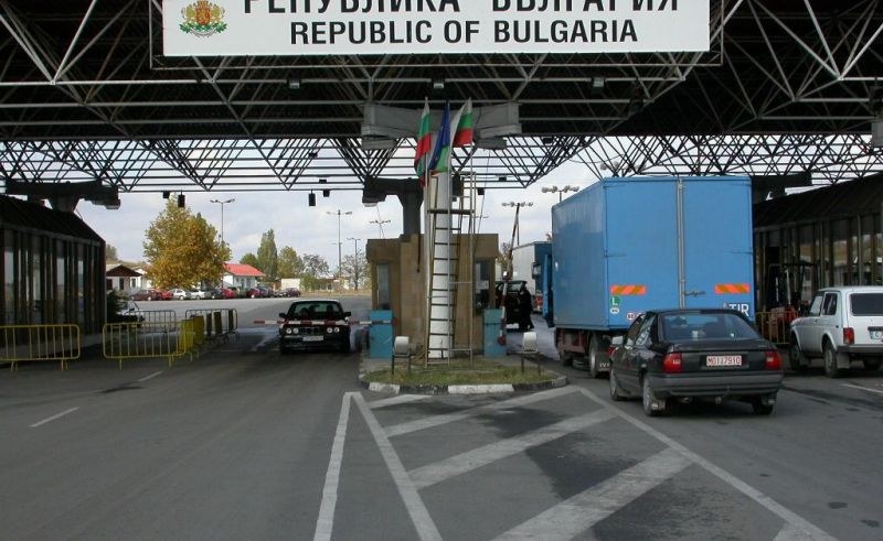 Нови ограничения за влизане в България от днес