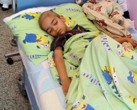 5-годишният Бени има нужда от помощ, за да има нормално детство