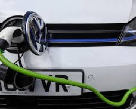 VW влиза в надпреварата за евтини електромобили – подготвя Polo за 24 000 долара