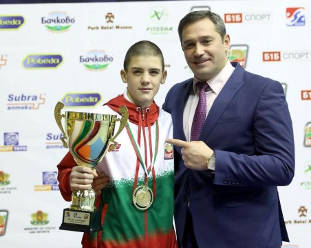 Браво! Кристиян Цветанов взе купата 