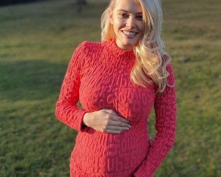 Ева Веселинова е бременна с близнаци