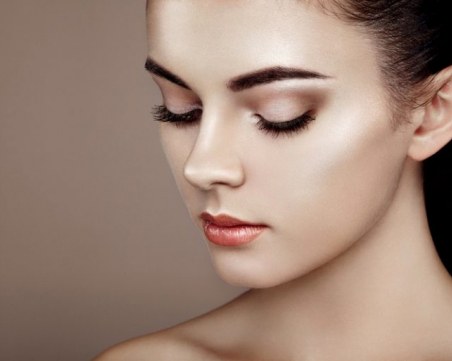 Как да избегнем ефекта на напуканата пудра върху кожата?