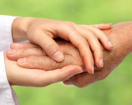 Променят условията за заплащане на служителите в социалните услуги