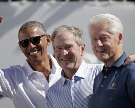 Бивши президенти на САЩ се ваксинират срещу COVID-19 публично