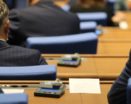 Депутатите отхвърлиха поредното президентско вето