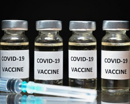 Как ще протече ваксинацията в САЩ, Русия и Великобритания?