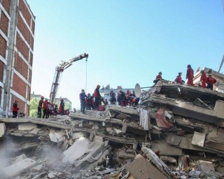 Стара сграда се срути и уби най-малко шестима в Египет