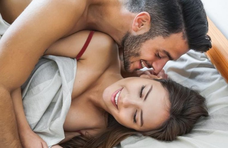 Пет изречения, които жените искат да чуят по време на секс