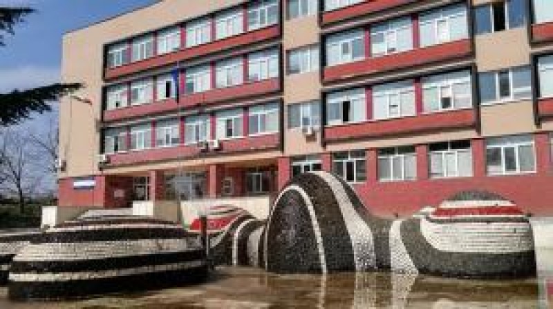 Учител от Сопот загуби битката с COVID-19
