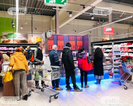 На лов за шарани в Пловдив! Опашки се вият пред щандовете за риба