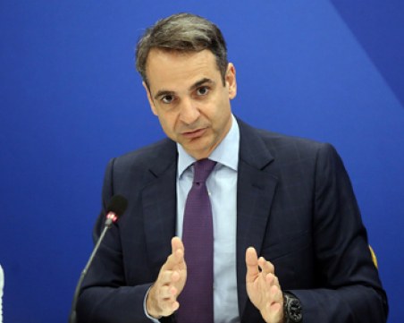 Обвиниха гръцкия премиер, че нарушава Ковид мерките