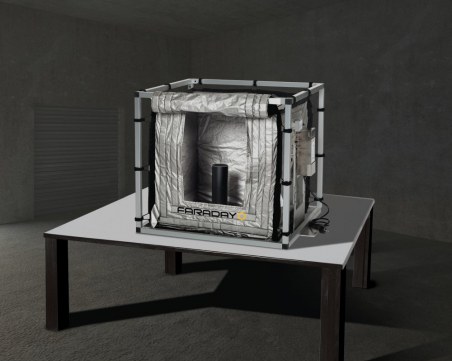 Търговци правят луди пари, като продават безполезни кутии срещу 5G и Wi-Fi