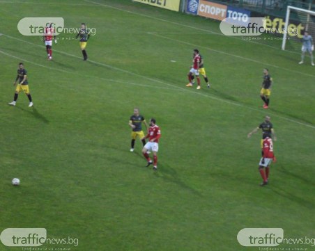 НА ЖИВО: Ботев - ЦСКА-София 0:3, Неделев се контузи