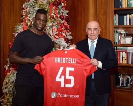 Балотели се завърна във футбола, събра се с Берлускони и Галиани