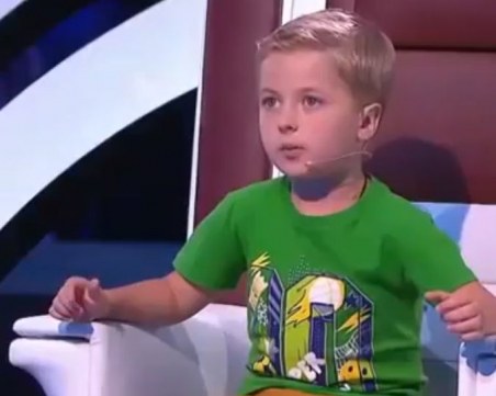 Изумително: Дете рецитира Пушкин, докато решава сложни математически уравнения