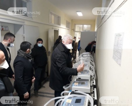 Дариха респиратори и маски за 1 млн. лева на три пловдивски болници