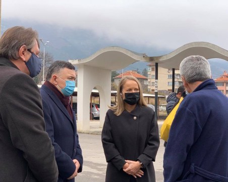 Каназирева: Не трябва да ни успокоява спада на заразените