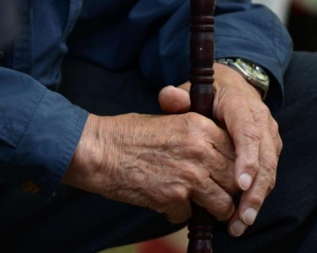 Обраха пенсионер, след като взе пенсията си