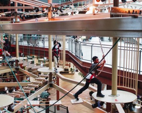 Пандемията променя  моловете - любимото място на поколението Z!