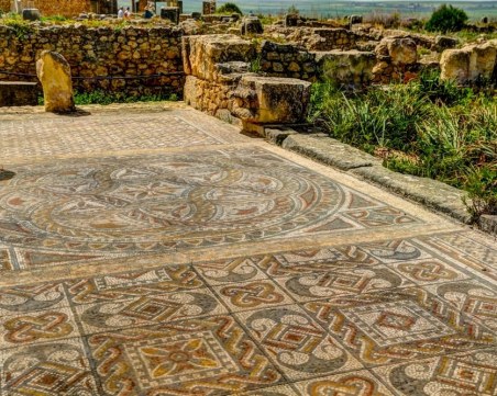 Археолози в Англия откриха луксозна мозайка от 