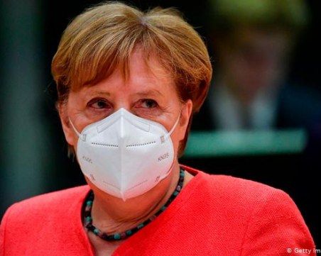 Германия затяга мерките, обсъждат затваряне на магазините