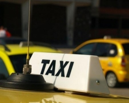Намаляват данъка на такситата в Пловдив от 750 на 300 лева