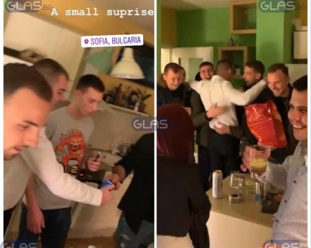 Домашните купони в разгара си, пързалката пълна, а заведенията затворени