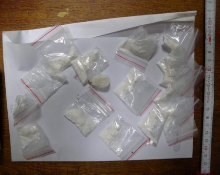 Пловдивчанин се жали от полицейски произвол, бил задържан с ... хранителни добавки