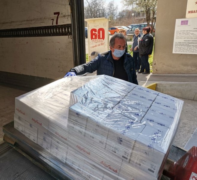 Дариха 50 000 дезинфектанта на 23 болници в Пловдивска област