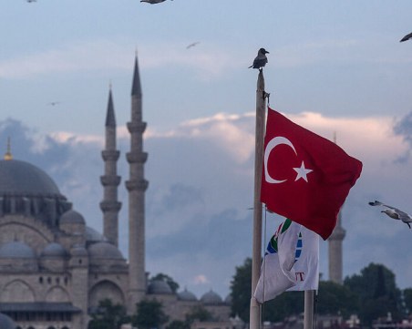 Без забрана за излизане през уикенда за наши туристи в Турция