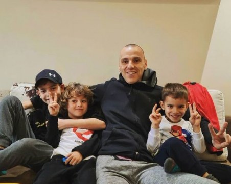 След 57 дни, изолиран сам в Китай: 