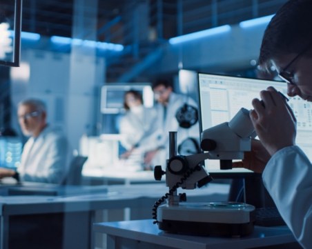 Нобелов лауреат създаде покритие, което унищожава новия коронавирус