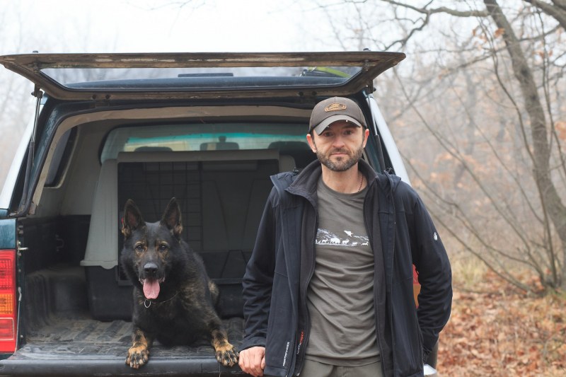 Кучето Барс и Николай Терзиев продължават спасителната си мисия, благодарение на хиляди българи
