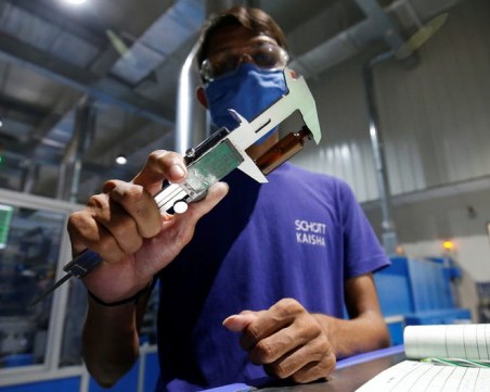 Близо 138 000 души вече са ваксинирани във Великобритания