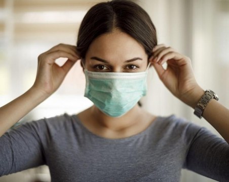 СЗО призова за носене на маски по време на семейни събирания по Коледа