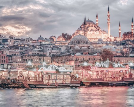 Три пъти по-малко туристи в Истанбул тази година