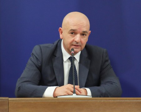 Мутафчийски: Мерките трябва да се удължат, за да може повече българи да дочакат ваксината