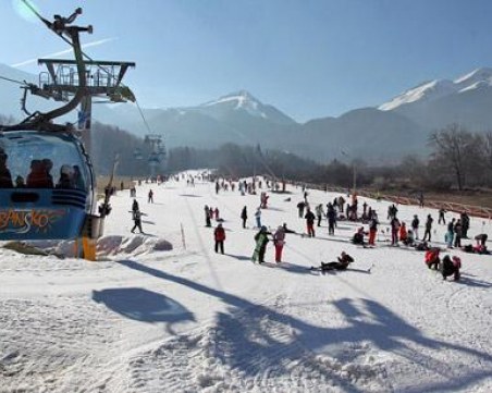 Първите скиори вече са на пистите! Ето какви мерки трябва да спазваме в Банско