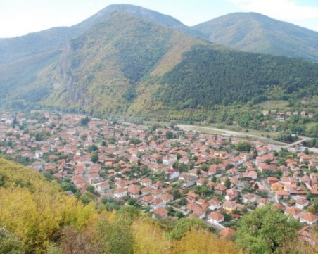 Повдигнаха обвинение срещу Григор, заклал жена си пред децата им