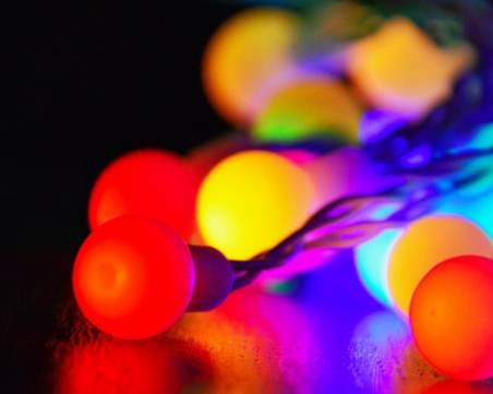 Всеки втори комплект коледни лампички е с дефект