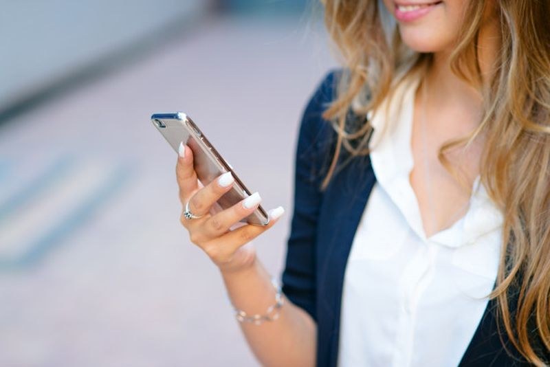 Как да използваме мобилния телефон безопасно за здравето