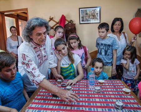 Майстори занаятчии ще учат деца в Пловдив