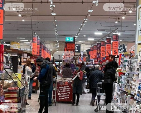 По магазините в Пловдив отново фраш! Предколедното пазаруване е във вихъра си